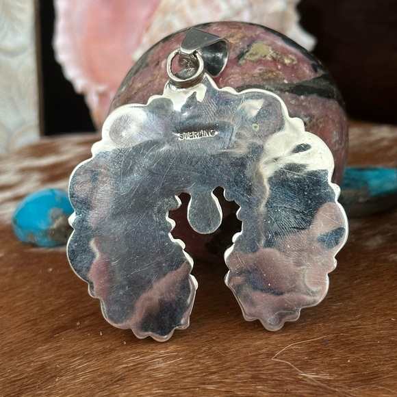 Pink conch turquoise statement naja sterling silver pendant - Picture 2 of 6